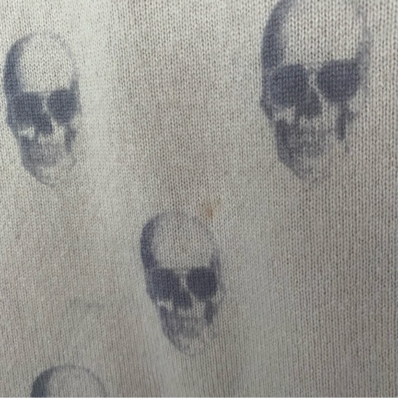 Skull Cashmere Cream & Charcoal 100% cashmere v neck sweater size small - Picture 6 of 6
